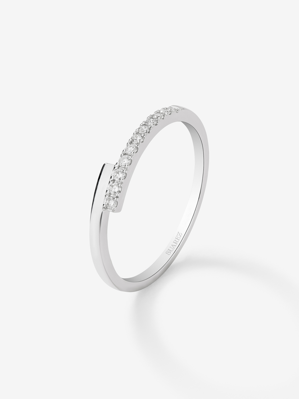 You and me ring in 18K white gold with 11 brilliant-cut diamonds with a total of 0.1 cts