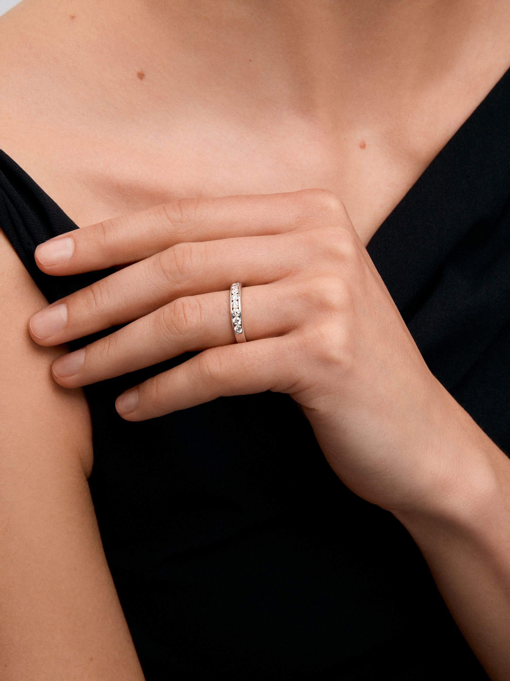 Entire 18K white gold alliance with 10 brilliant-cut diamonds with a total of 1 cts