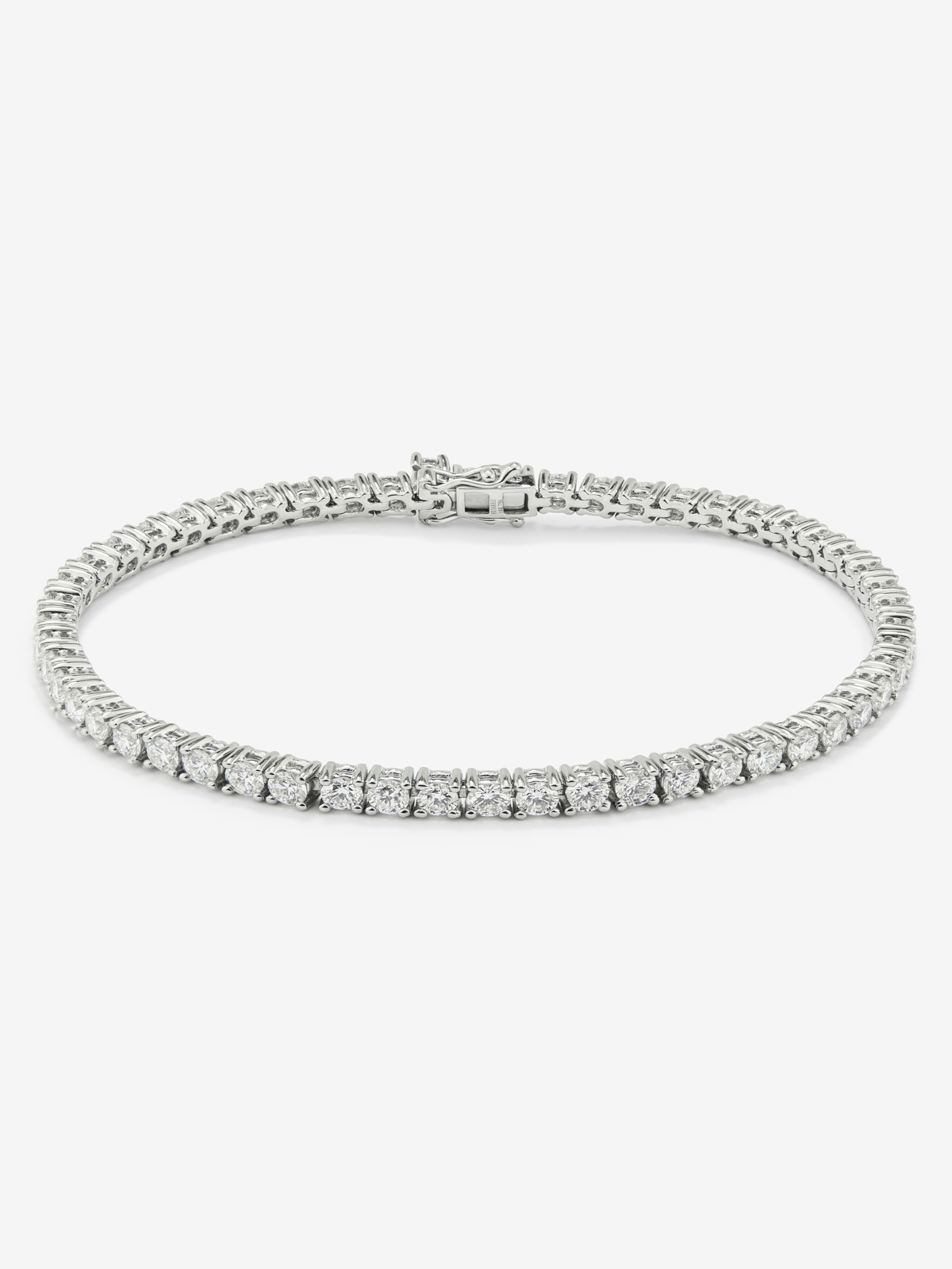 18k White Gold Riviere Boxie