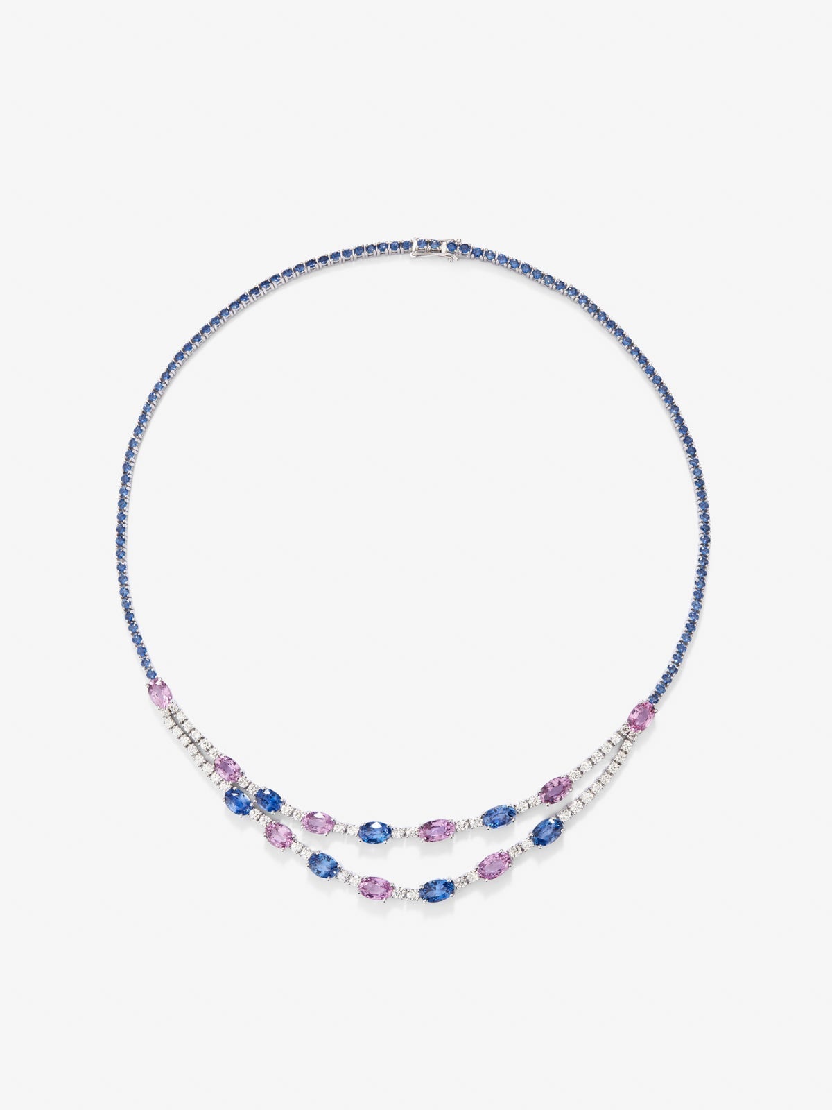 18K White Golden Collar with blue skews in 15.7 cts oval size, 10.17 cts and white diamonds in a bright size of 3.08 cts