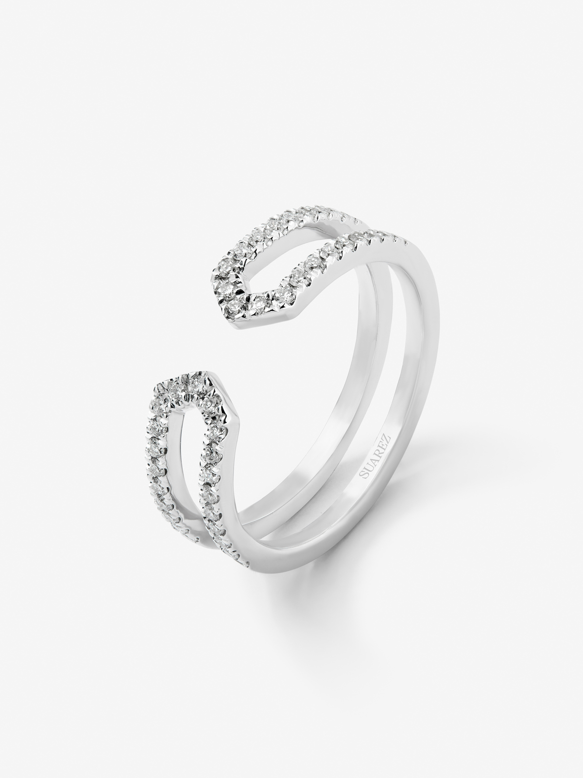 18K white gold ring with 40 brilliant-cut diamonds with a total of 0.32 cts