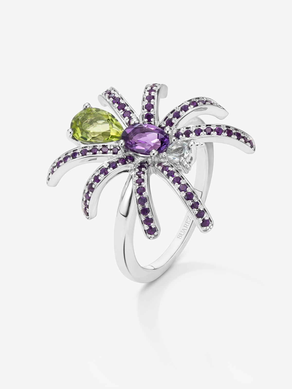 Silver spider ring with peridotos and amethyst