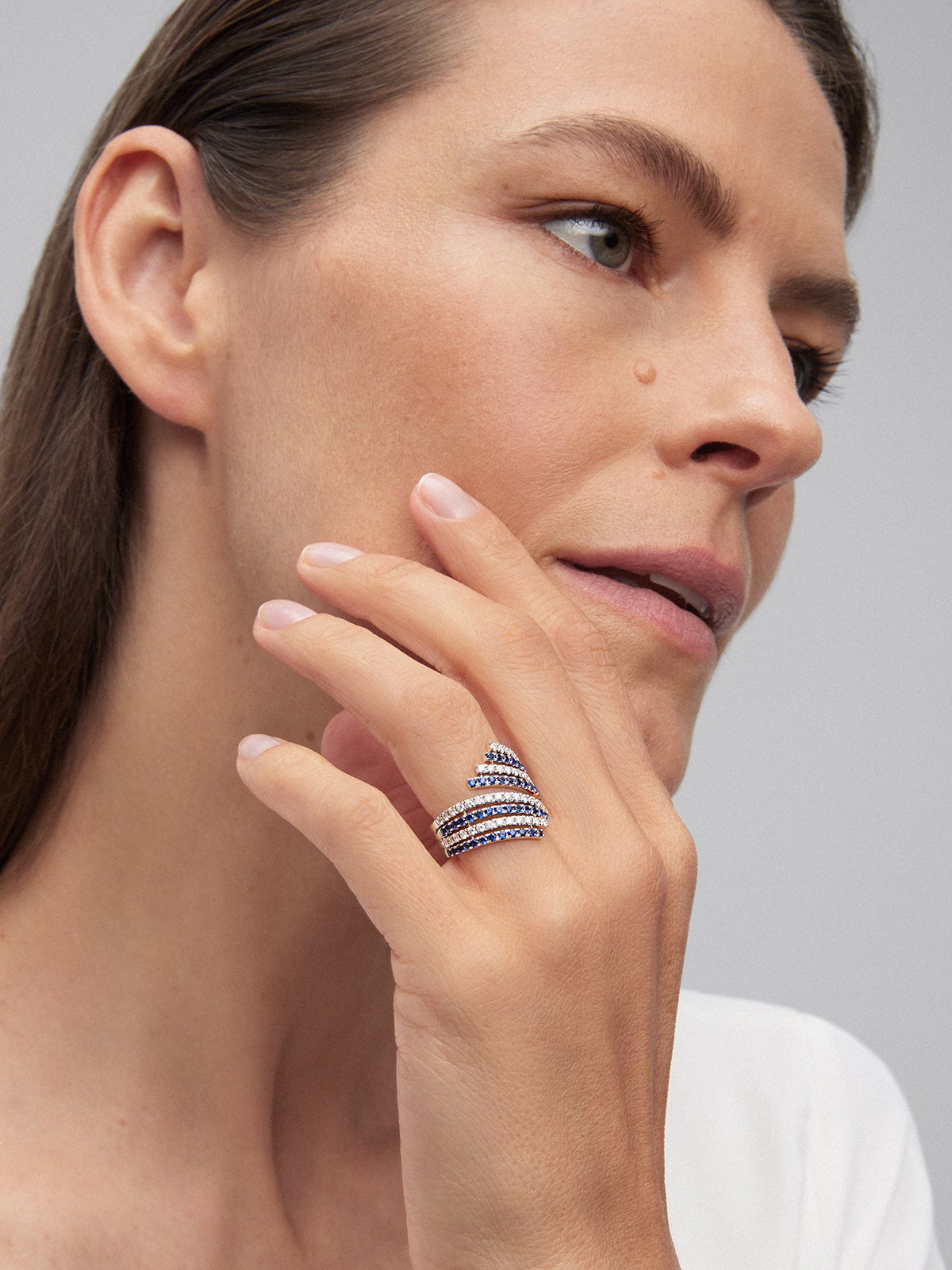18K White Gold Ring with Diamond and Sapphire