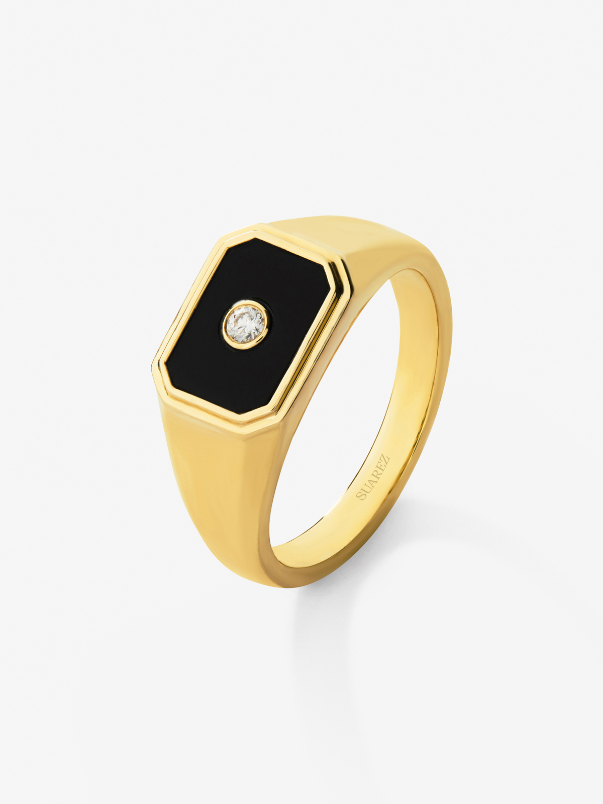 Medium 18K yellow gold signet ring with 0.98 ct black onyx and 0.03 ct diamond