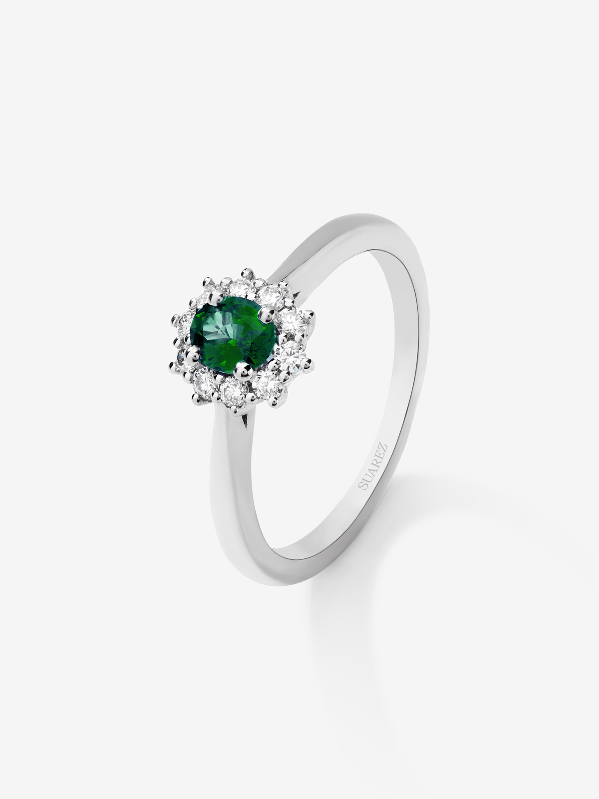 18K White Gold Ring with Emerald Green oval size and white diamonds