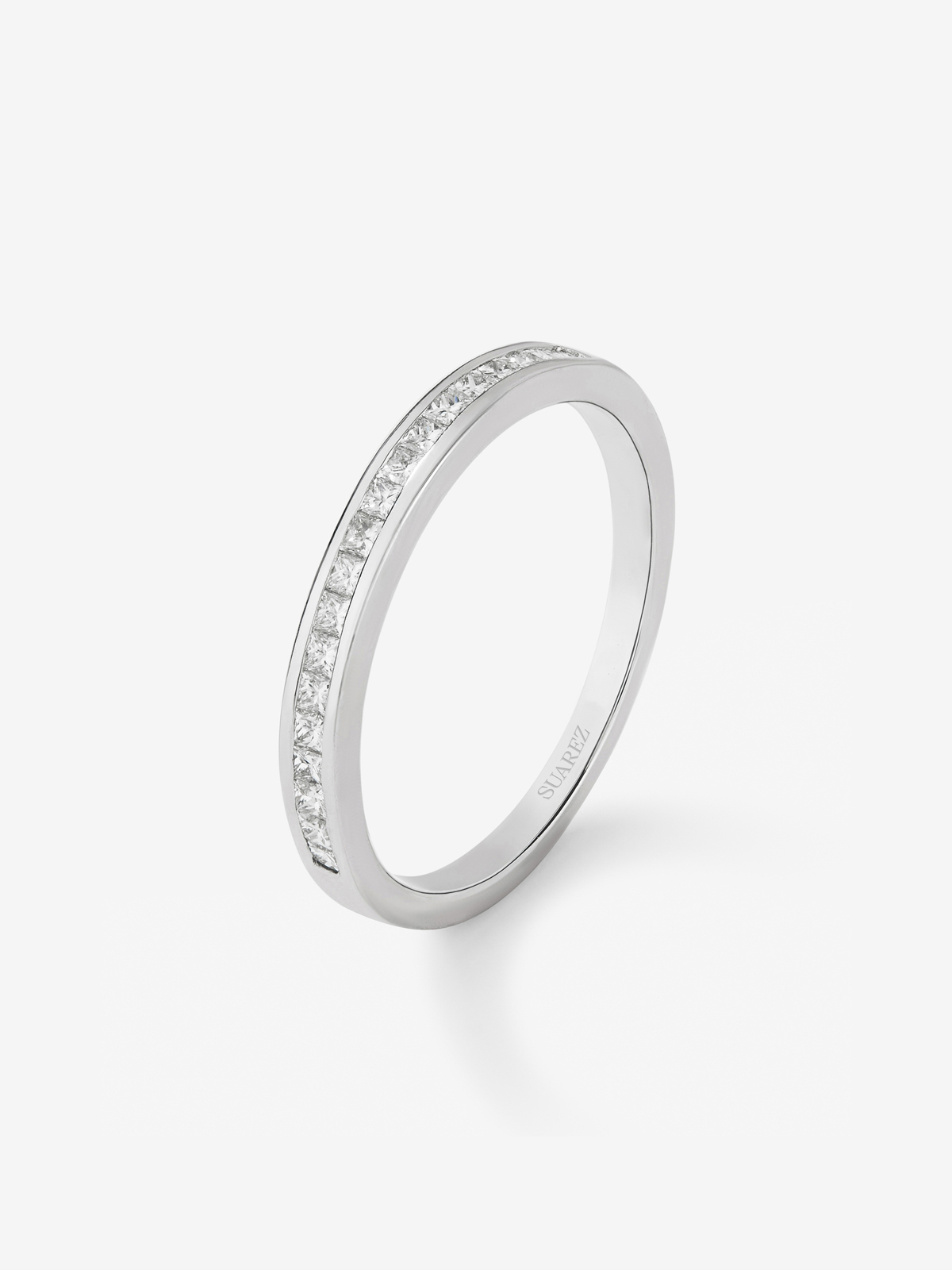 Half ring in 18K white gold with 19 princess-cut diamonds with a total of 0.29 cts