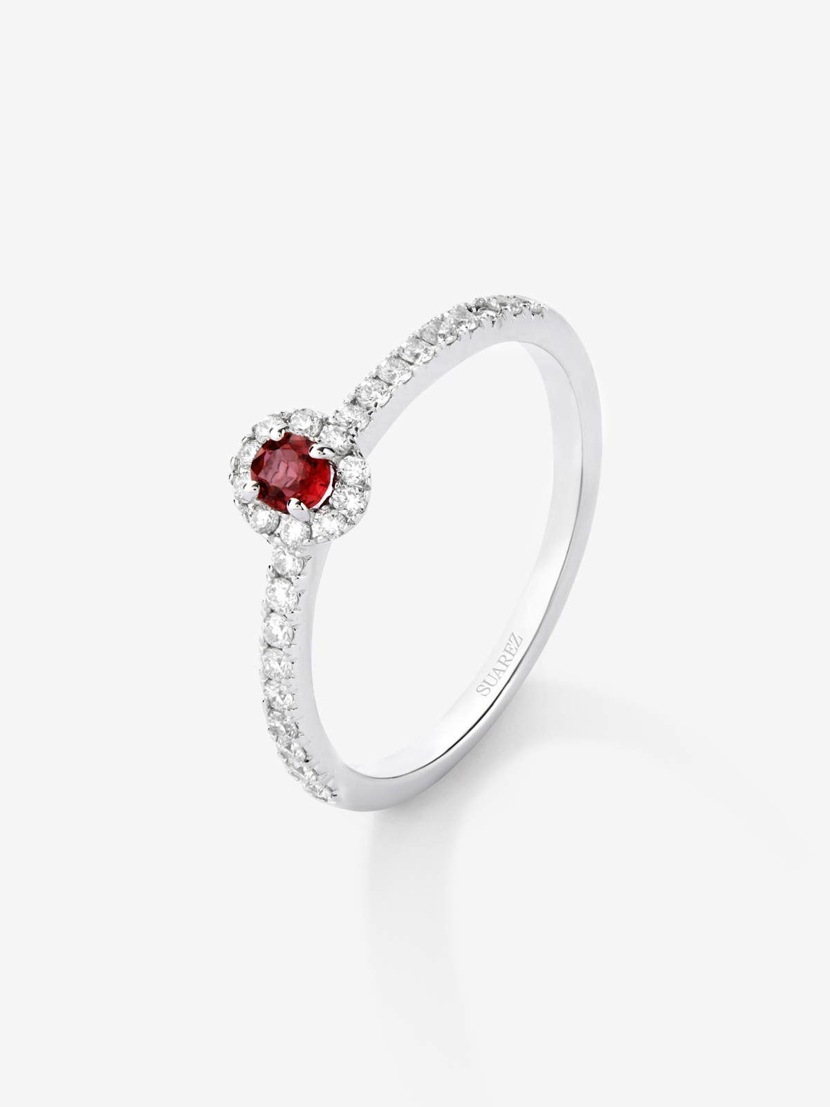 18K white gold ring with brilliant-cut red ruby ​​of 0.1 cts and border and arm of 28 brilliant-cut diamonds with a total of 0.2 cts