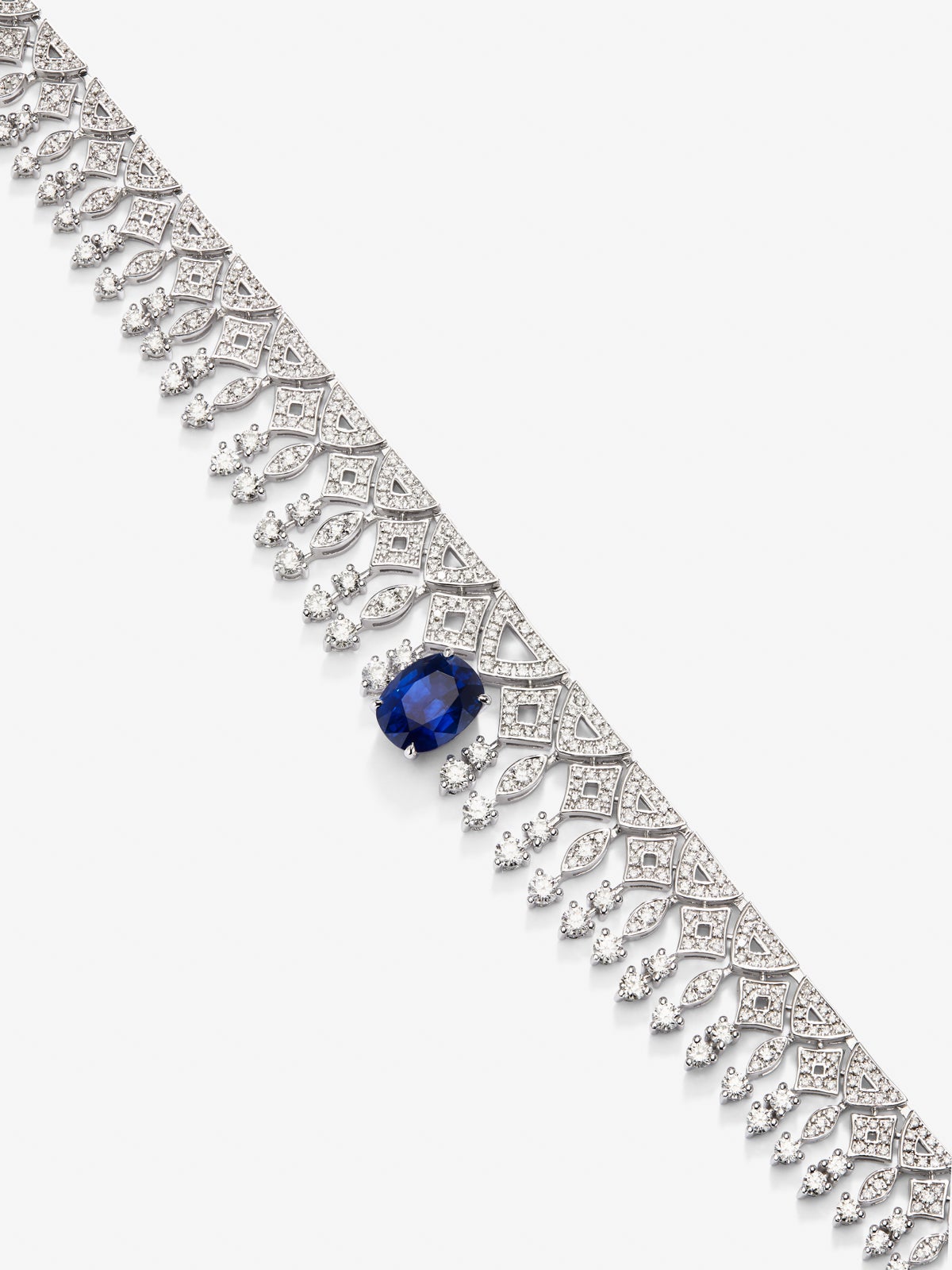 18K white gold necklace with Royal blue sapphire in 3.92 oval size and white diamonds of 9.27 cts