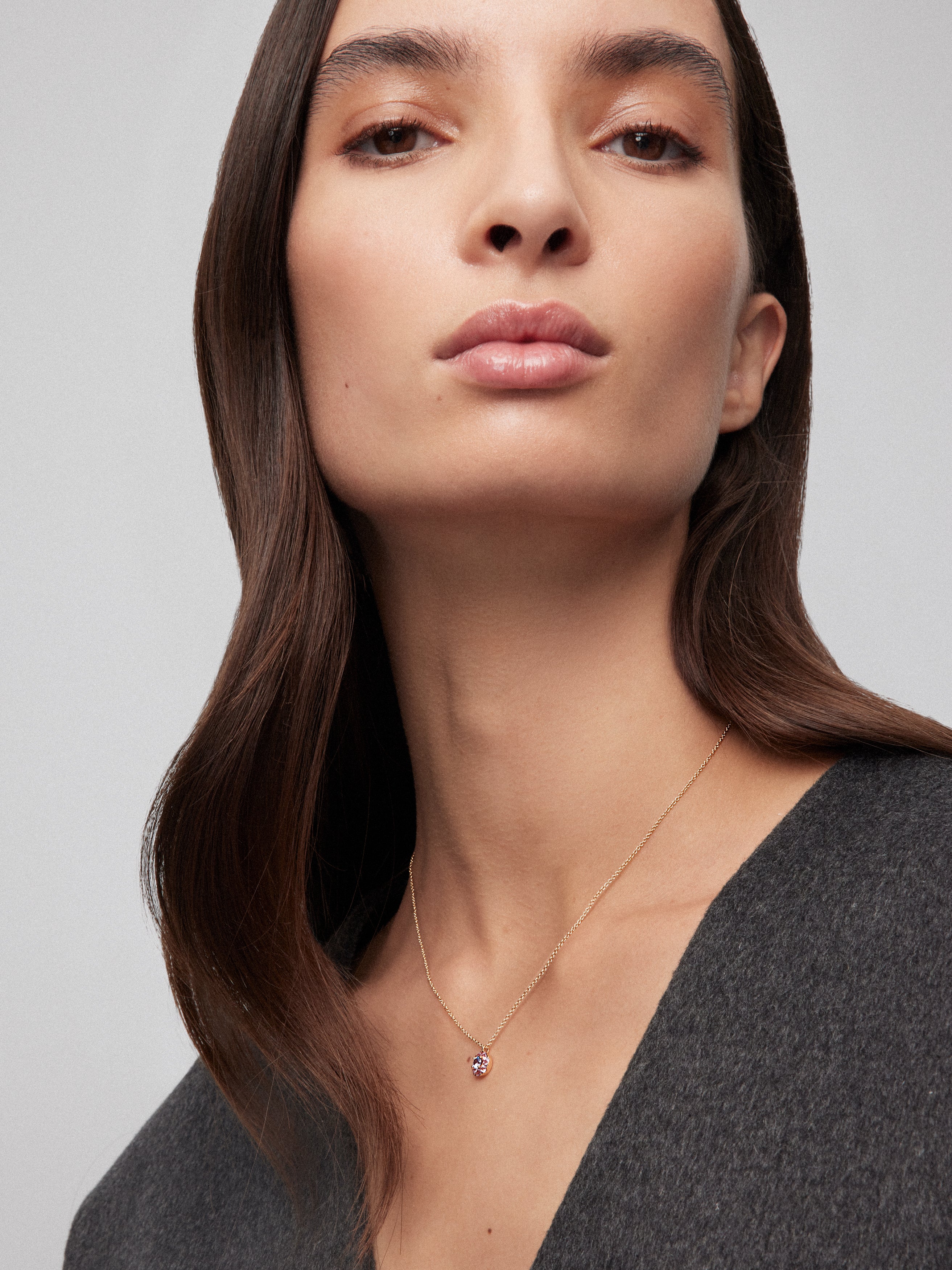 18K rose gold pendant with 8 brilliant-cut multicolor sapphires with a total of 0.41 cts