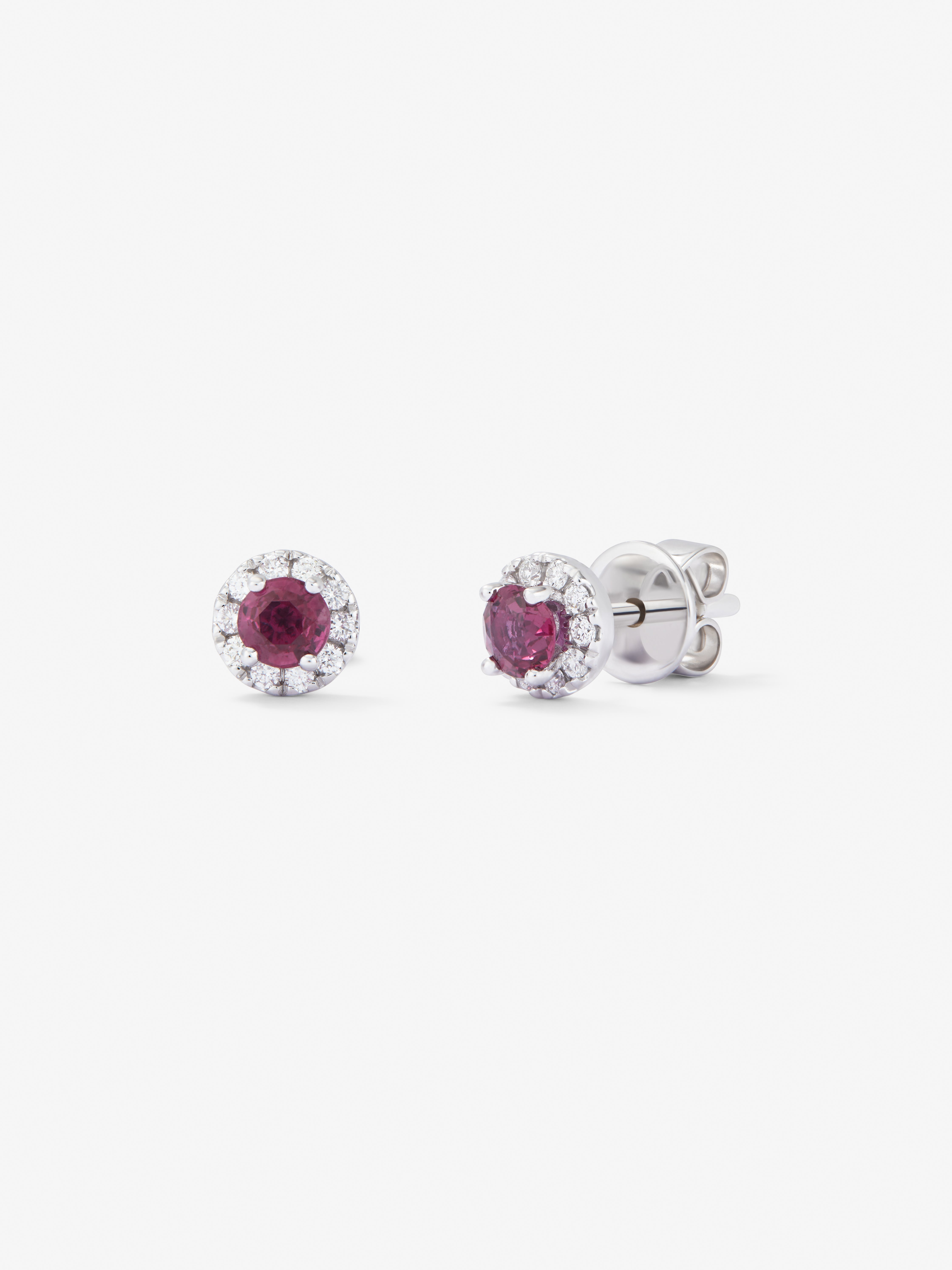 18K White Gold button earrings with Rubi and Diamond