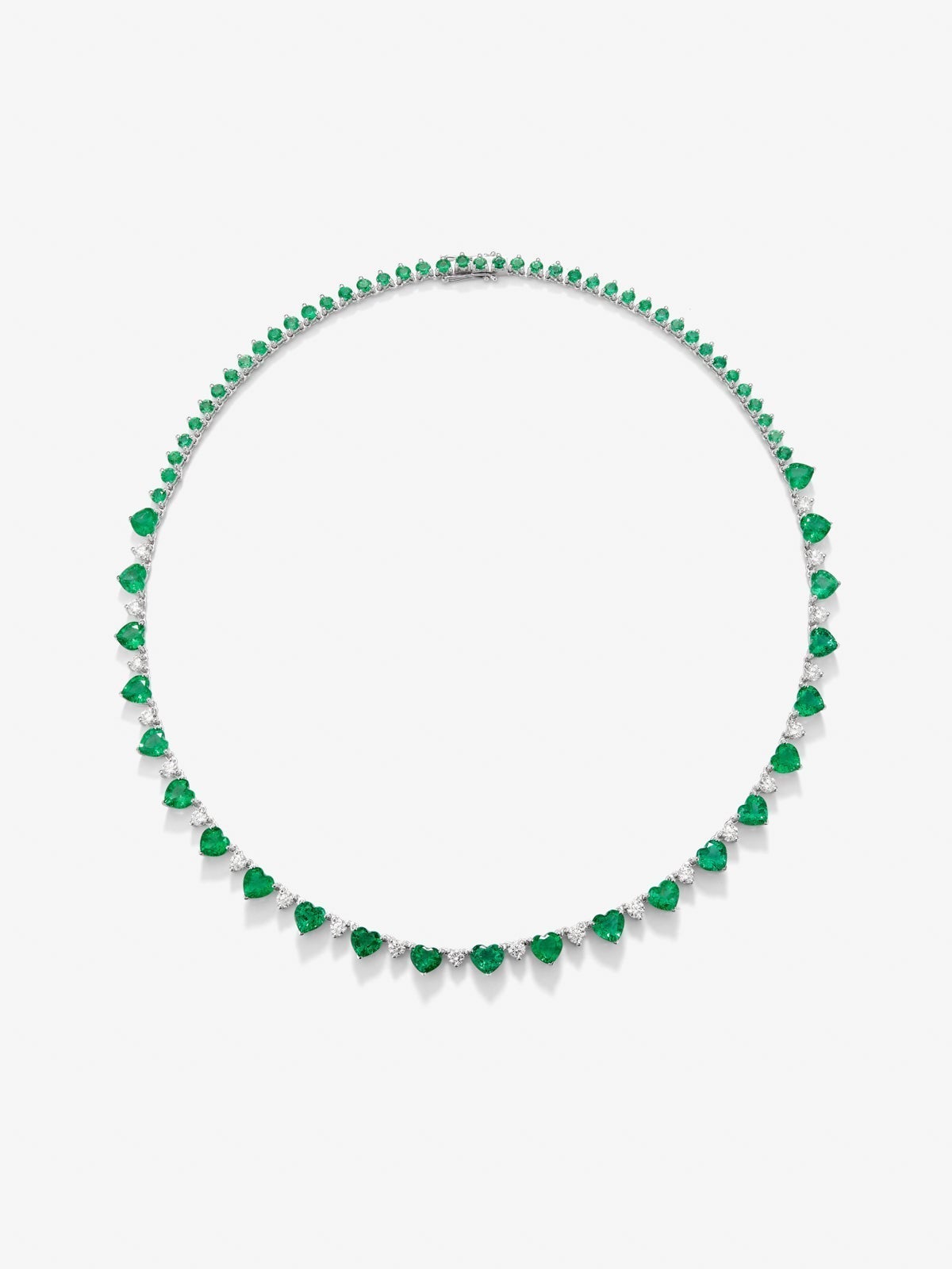 18K white gold necklace with green and bright emeralds of 19.54 cts and white diamonds in 2.76 cts bright size