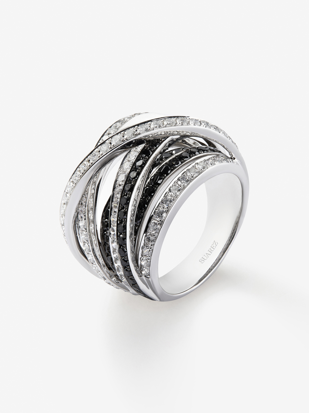 18K white gold multi-arm ring with 111 brilliant-cut white diamonds with a total of 2.67 cts and 74 brilliant-cut black diamonds with a total of 1.15 cts