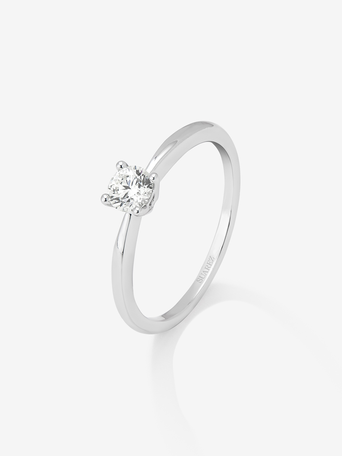 18K white gold solitaire ring with 0.3 ct brilliant cut diamond