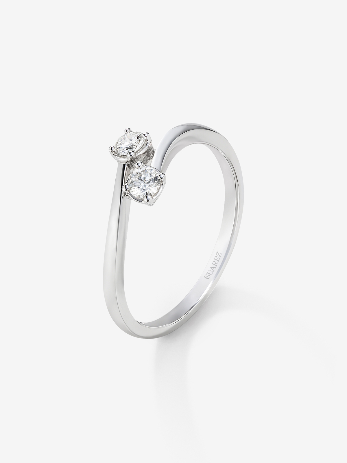 You and me ring in 18K white gold with 2 brilliant-cut diamonds with a total of 0.19 cts