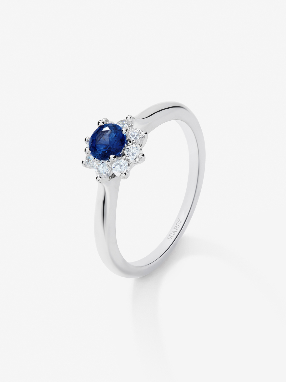 18K White Gold Ring with Royal Blue Sapp