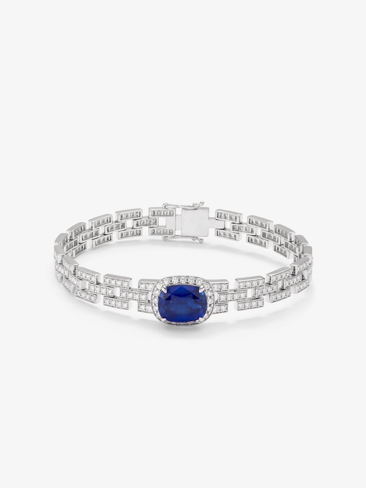 18K White Gold Bracelet with Royal Blue Sapor