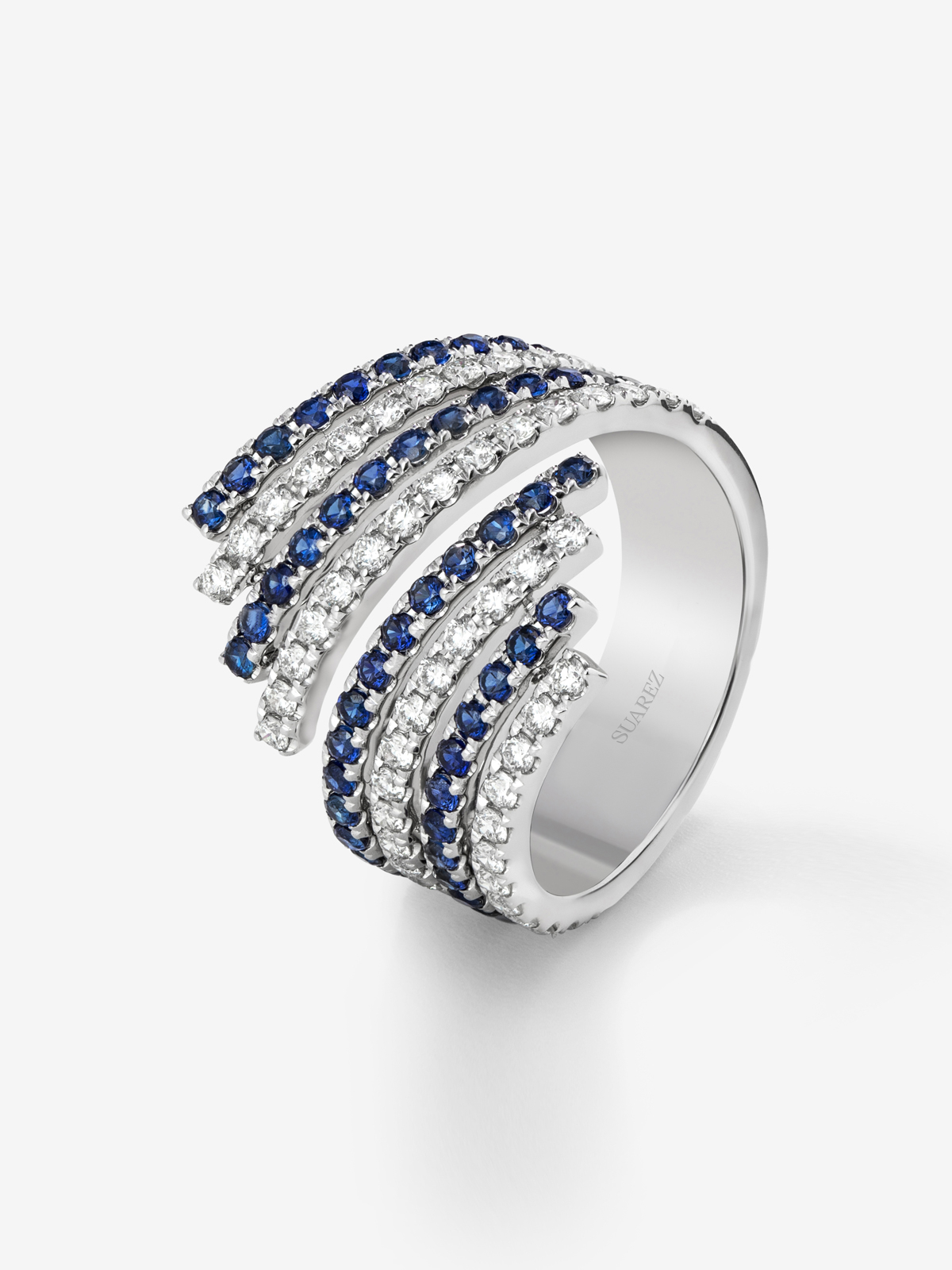 18K White Gold Ring with Diamond and Sapphire