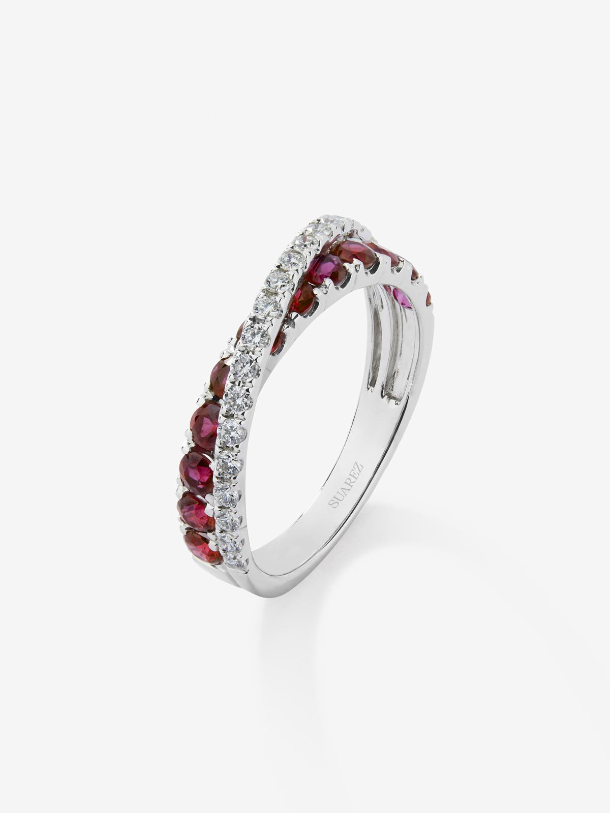 Double crossed ring in 18K white gold with 12 brilliant-cut rubies with a total of 0.95 cts and 20 brilliant-cut diamonds with a total of 0.33 cts