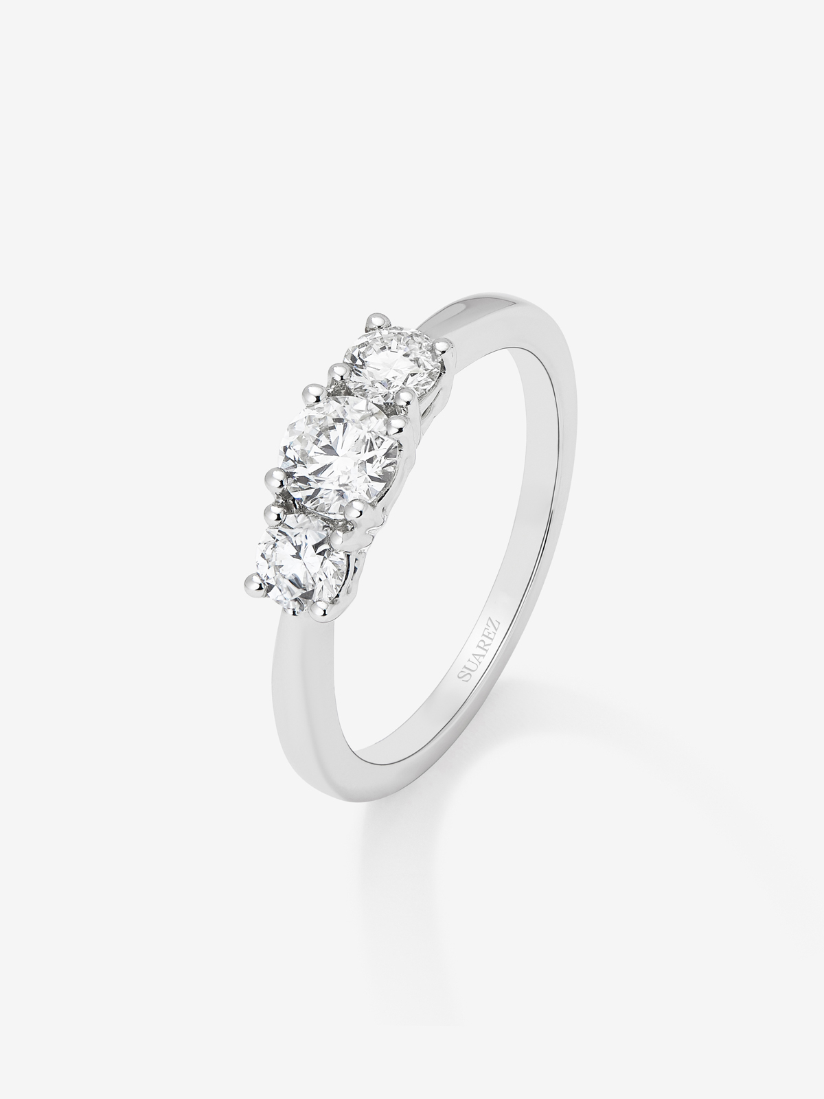 18K White Gold Tiego Ring with white 0.8 cts bright diamonds